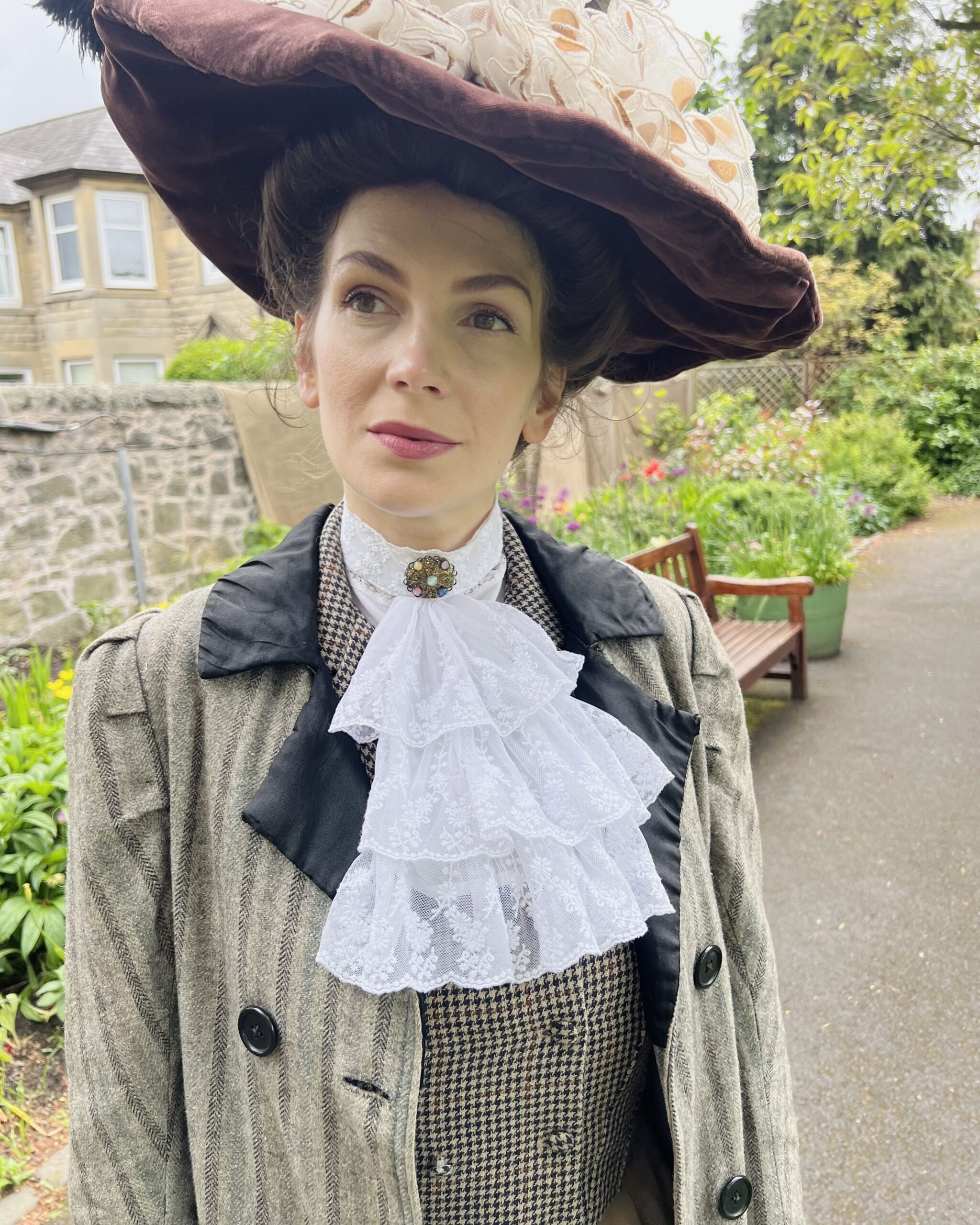 Edwardian choker collar jabot - Image 4